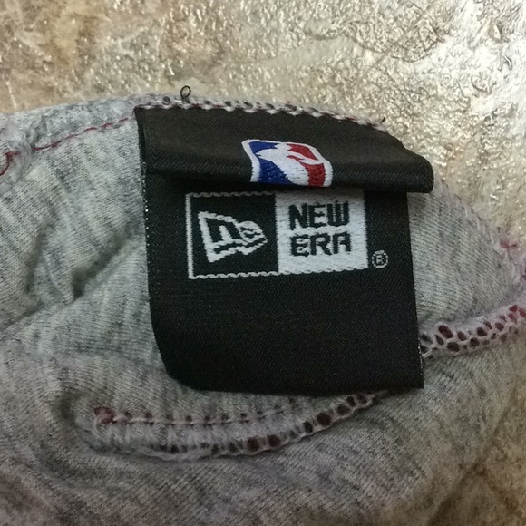 Maroon Cleveland Cavaliers lined beanie hat NWT - Picture 6 of 7